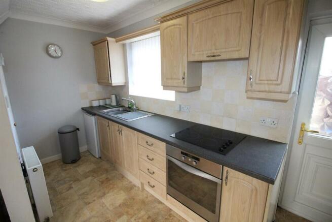 11 Bedale Ave-Kit1.JPG