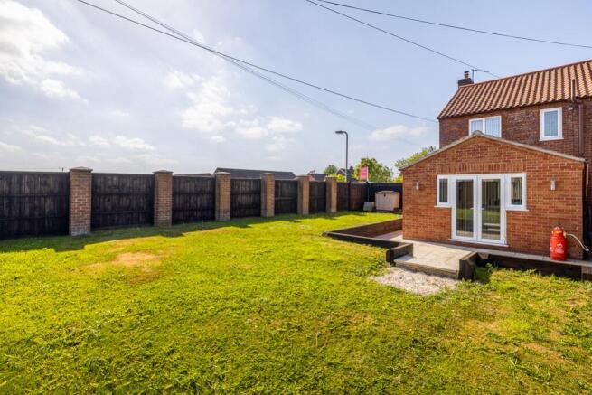 1 Barley Sheaf Court (Holland Fen)-12