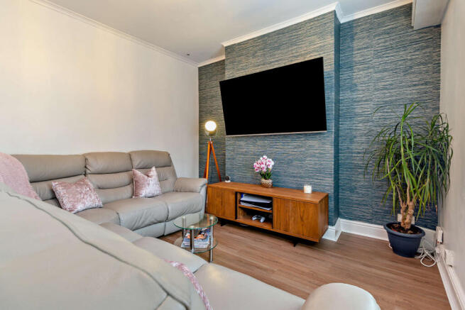 Manor Grove, Castleford, West Yorkshire photo 4