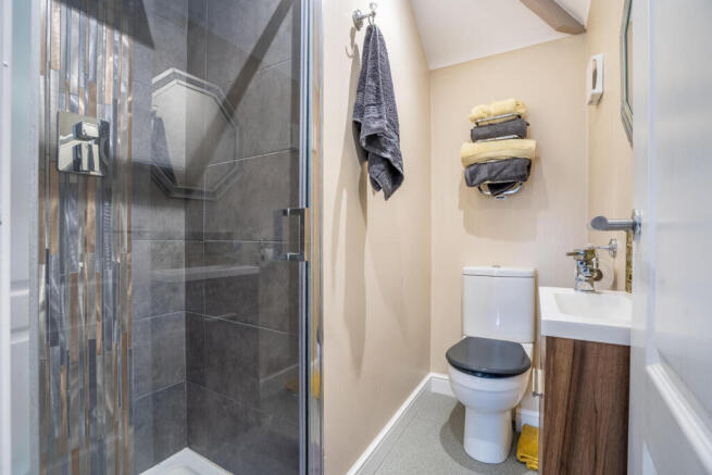 4 bed Semi-Detached for sale Image 12