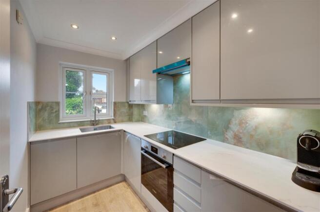 Daniels_Cygnet Close London, NW10_010.jpg