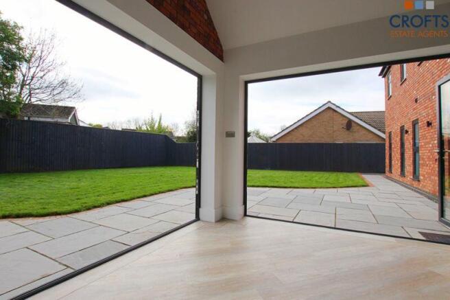 Bi-fold door