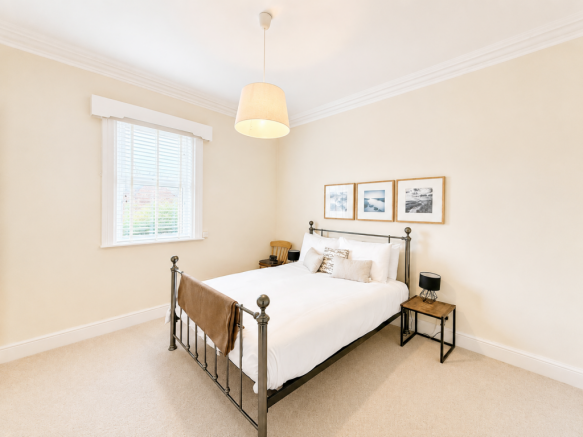 6 bed Terraced for sale Image 12
