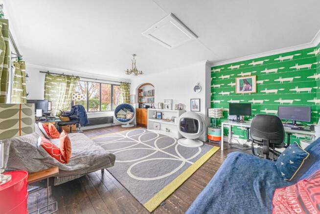5 bed House for sale Image 9