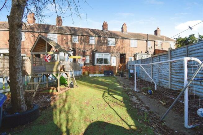 3 bed Terraced for sale Image 4