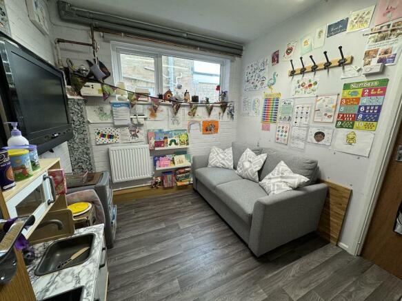 15 - Play Room.jpg