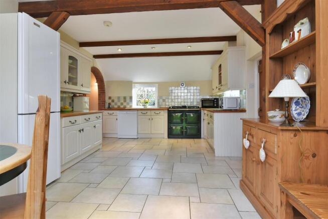 FAMILY KITCHEN