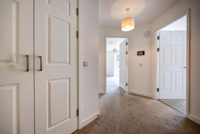 1 bed Apartment for sale Image 6