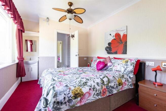 12 bed Detached for sale Image 8