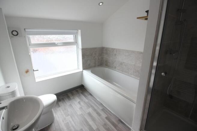1 bed House Share to rent Image 8