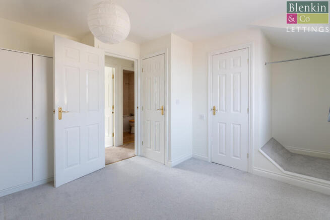 3 bed Town House to rent Image 6