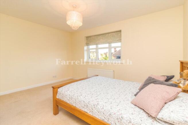 Bedroom 2 image 2