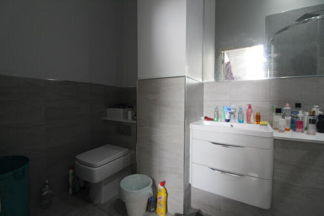 2 bed Apartment to rent Image 10