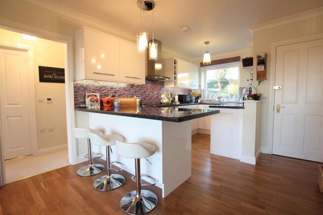 Kitchen Breakfast Area