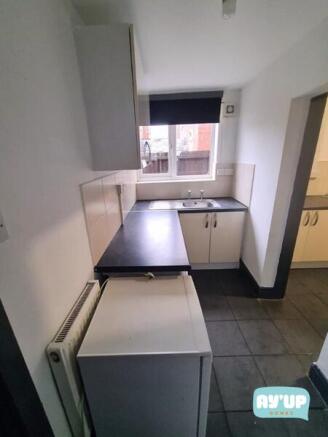 1 bed House Share to rent Image 6