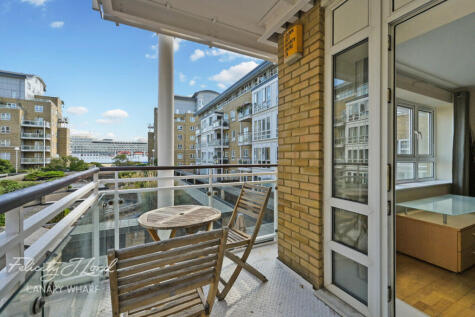 St Davids Square, London E14