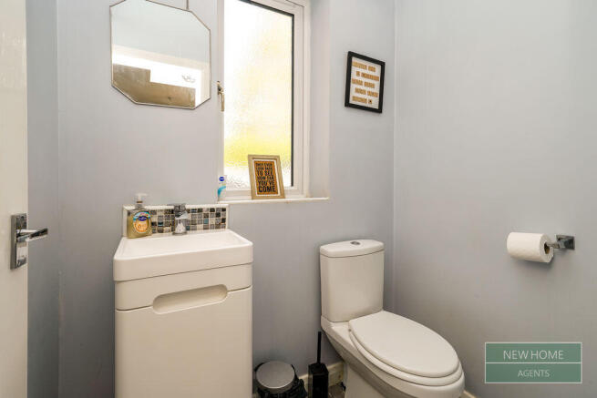 4 bed Semi-Detached for sale Image 11