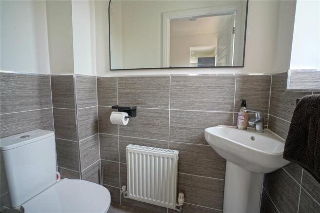 5 bed Detached for sale Image 12
