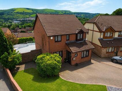 Pen-Y-Mynydd, Coed-Y-Cwm, Pontypridd, CF37 3JG