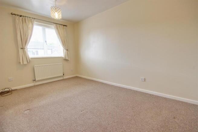 3 bed Semi-Detached for sale Image 4