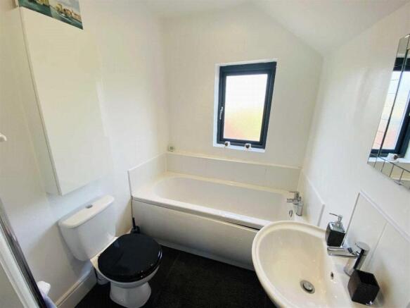2 bed Detached for sale Image 7