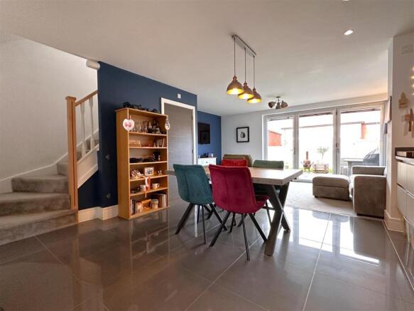 OPEN-PLAN Living Space 842