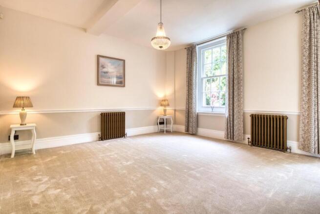 2 bed Apartment for sale Image 11