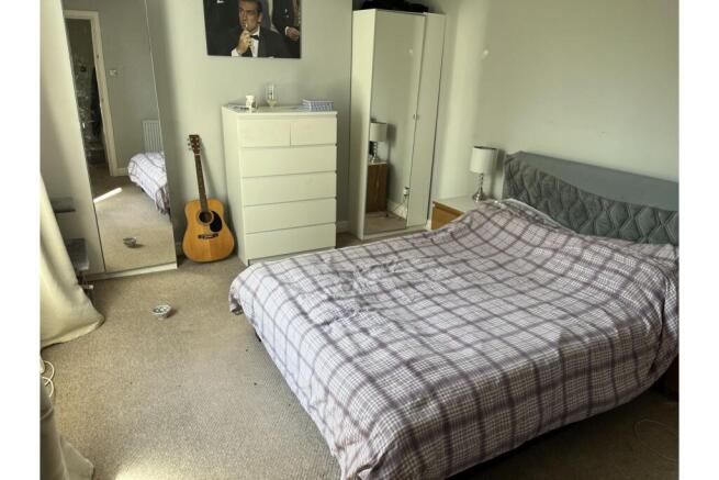 3 bed Terraced for sale Image 11
