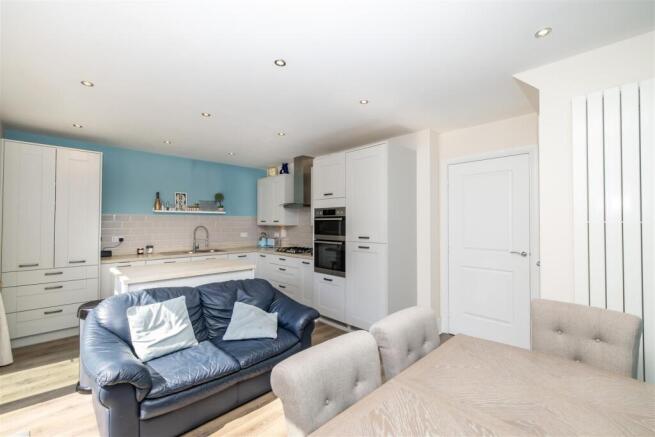 3 bed Detached for sale Image 4