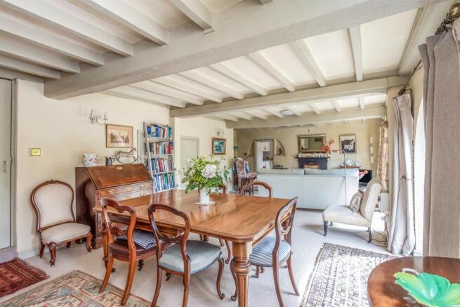 Lounge Dining Room: