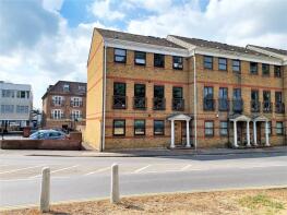 5, 161 Magna House, High Street, Aldershot GU11 1TT