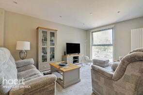 10, 61 71 Beaumont Court, Victoria Avenue, Southend-on-sea SS2 6EB