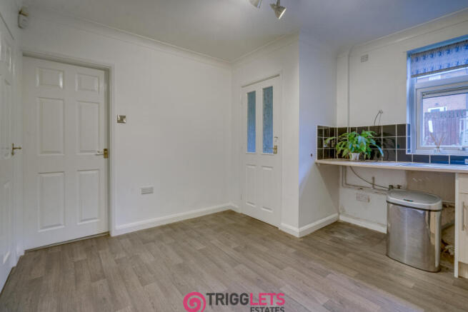 3 bed Semi-Detached for sale Image 8