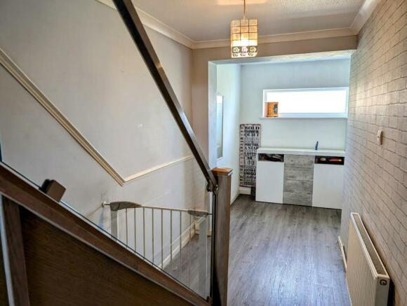 55 Littledean entrance hall.jpg
