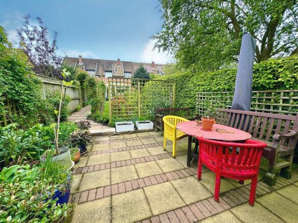 garden patio.jpg