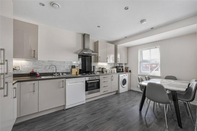 Kitchen/Dining Area