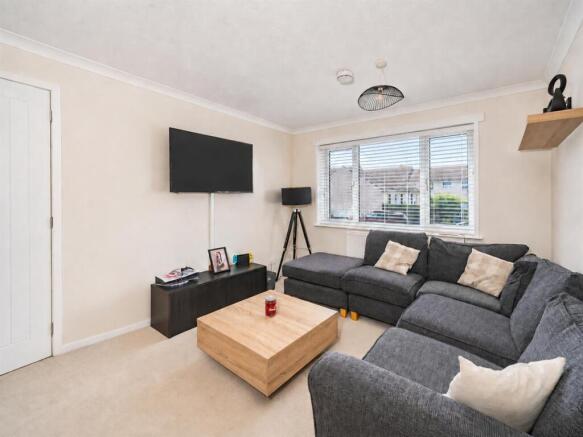 5 Threewells Place Forfar-6.jpg