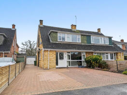 32, Hollytree Gardens, Frimley, Camberley GU16 7EL