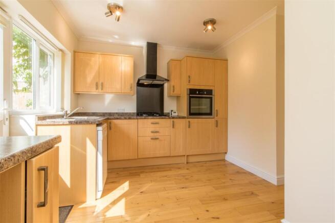 37 Whitethorn Lane-4.jpg