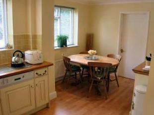 KITCHEN/BREAKFAST ROOM 16'9 x 14'3 L shaped