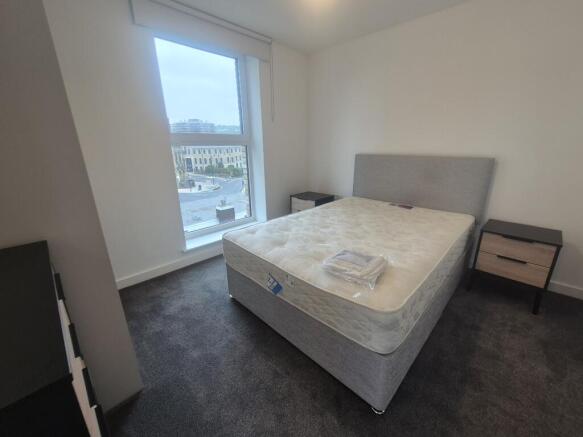 2 bed Apartment to rent Image 4