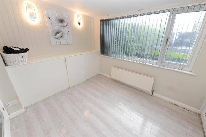 3 bed Semi-Detached for sale Image 6