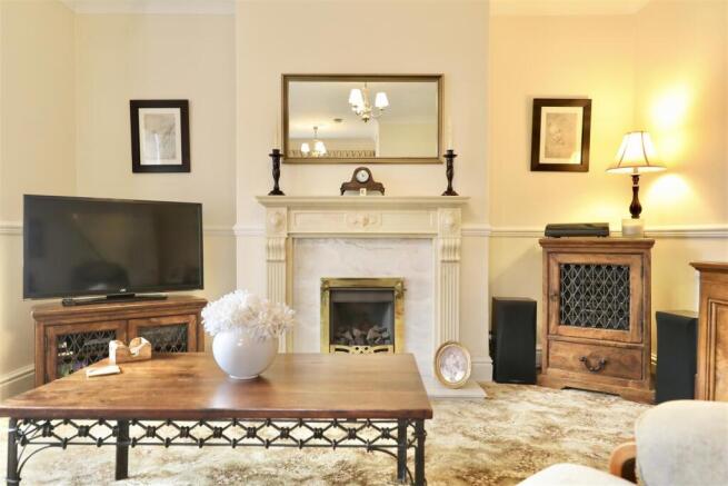 4 bed Semi-Detached for sale Image 12