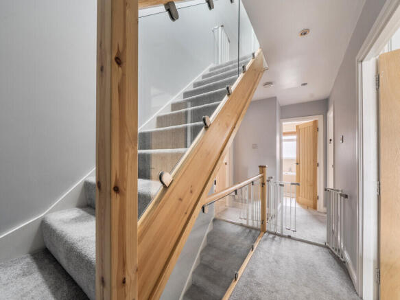 4 bed Town House for sale Image 10