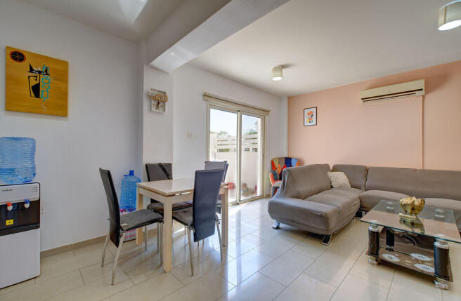 Lounge Dining Area