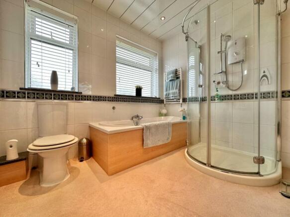 FAMILY BATHROOM