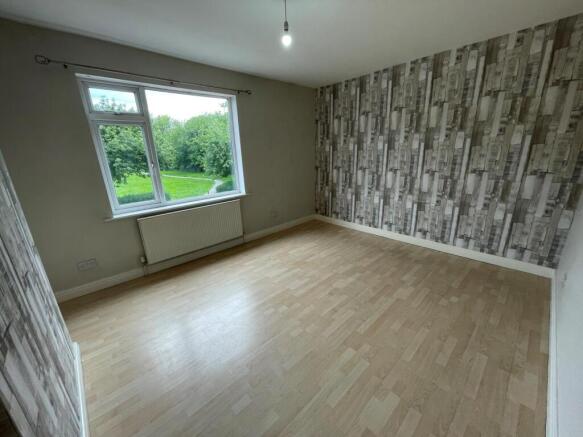 3 bed Terraced to rent Image 8