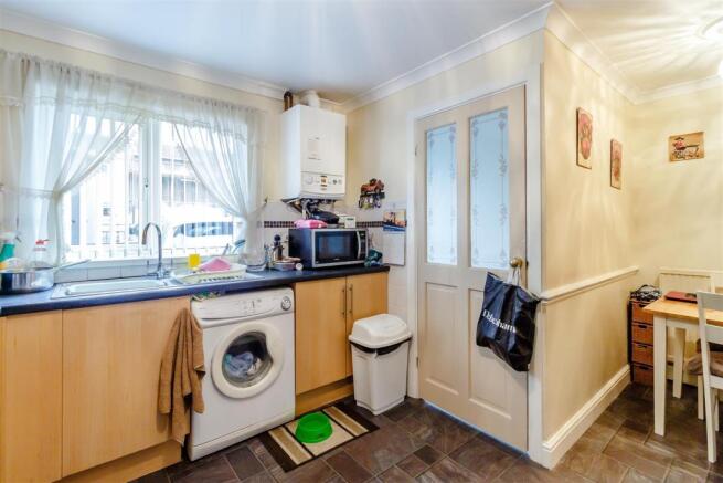 8415131-interior02.jpg