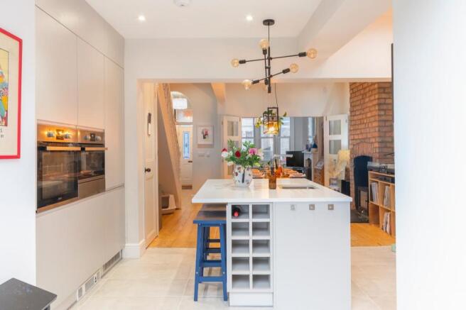 YELSROW02 - Kitchen H.jpg