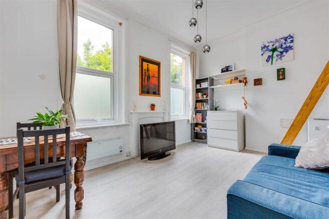 Avenue South 17 Flat 2-1.jpg